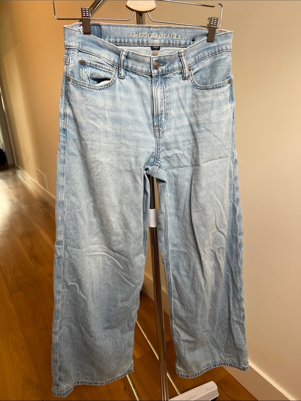 American Eagle Outfitters Sigrid Low Rise  Light Wash Wide-Leg Jeans